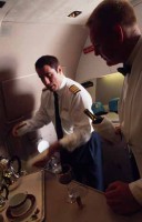 41.John_Travolta_jumbo_jet.jpg